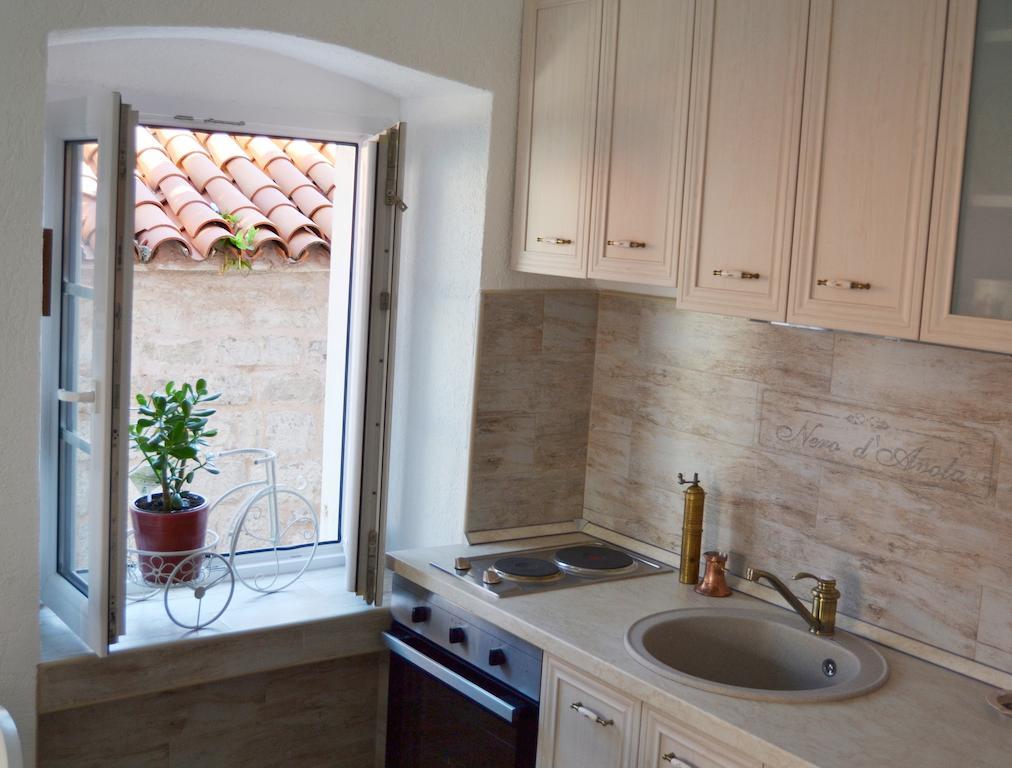 Bell Tower Apartment بودفا المظهر الخارجي الصورة